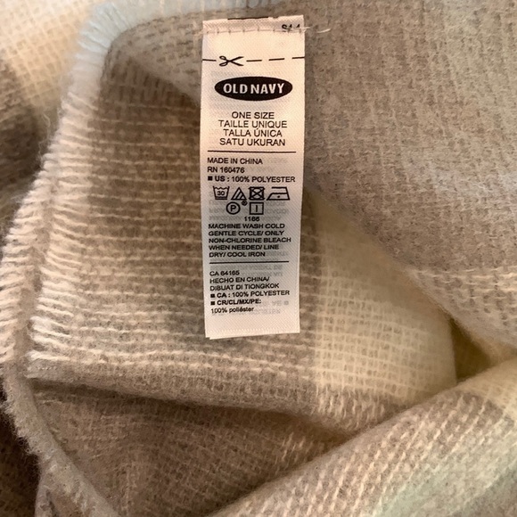 Old Navy neck Scarf large checks Grey and white poly buffalo print - Picture 6 of 11